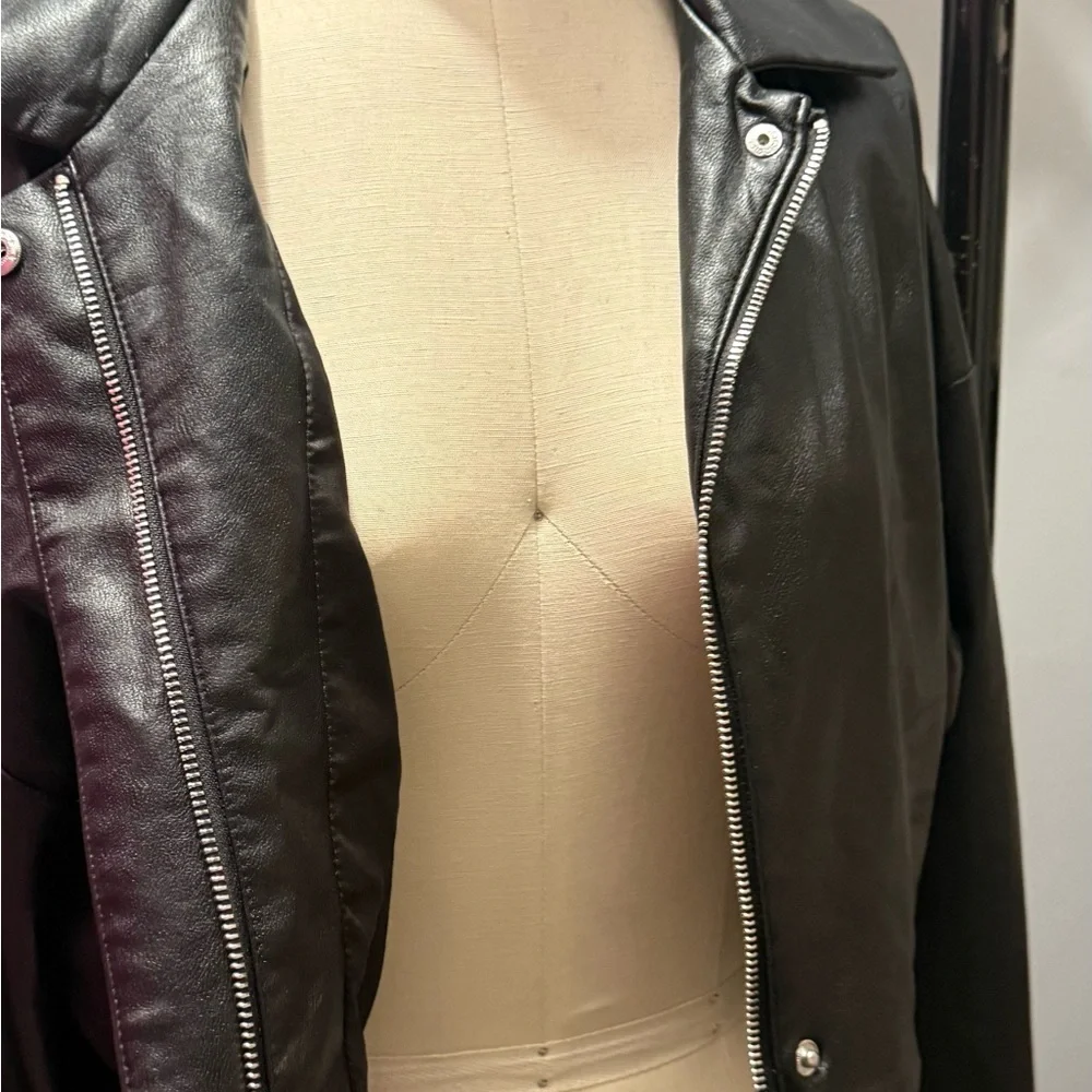 Forever 21 Black faux Leather Women's Jacket - Picture 6 of 7